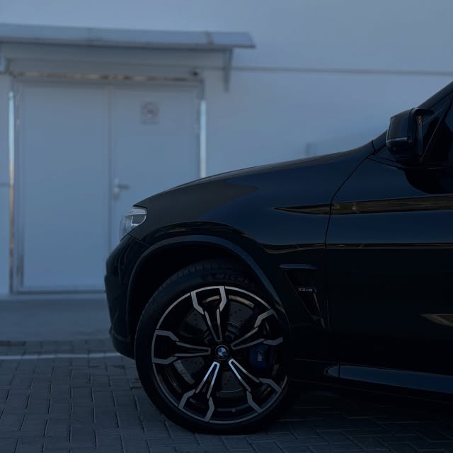 BMW X3M COMPETITION - Imagem 16