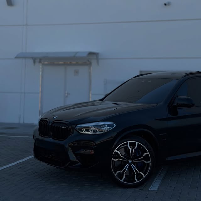 BMW X3M COMPETITION - Imagem 17