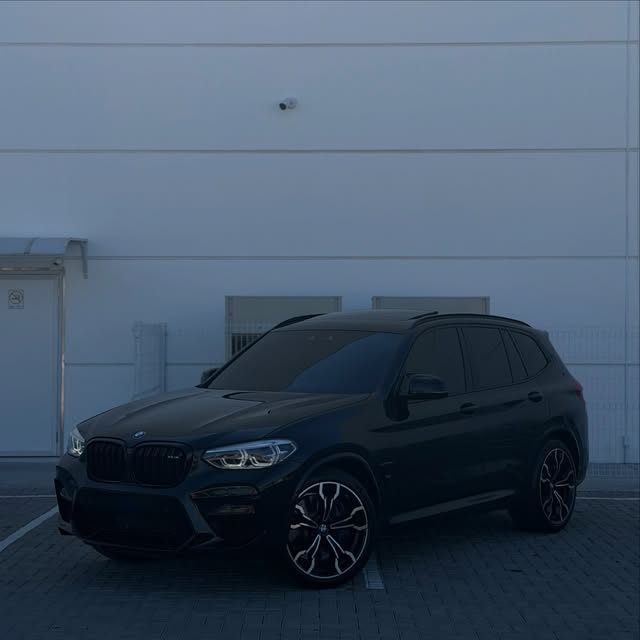 BMW X3M COMPETITION - Imagem 18