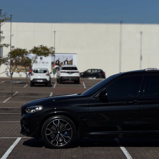 BMW X3M COMPETITION - Imagem 4