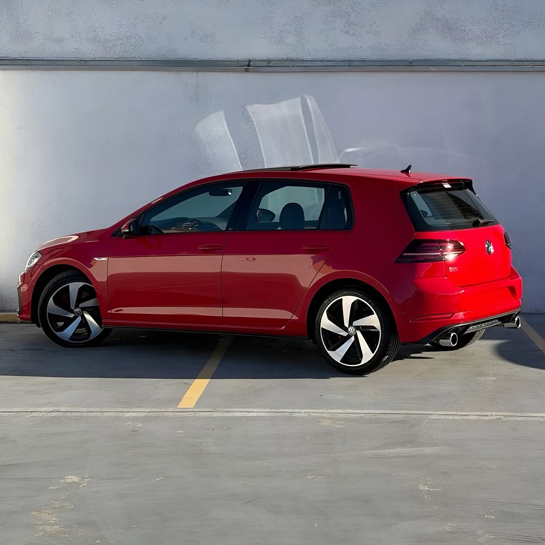VOLKSWAGEN GOLF GTI - Imagem 3