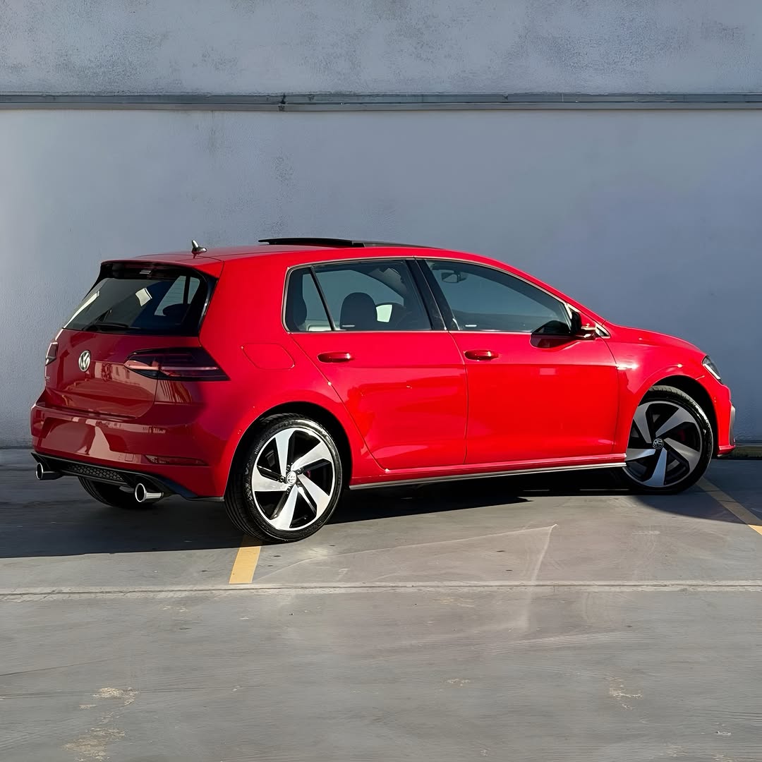 VOLKSWAGEN GOLF GTI - Imagem 5