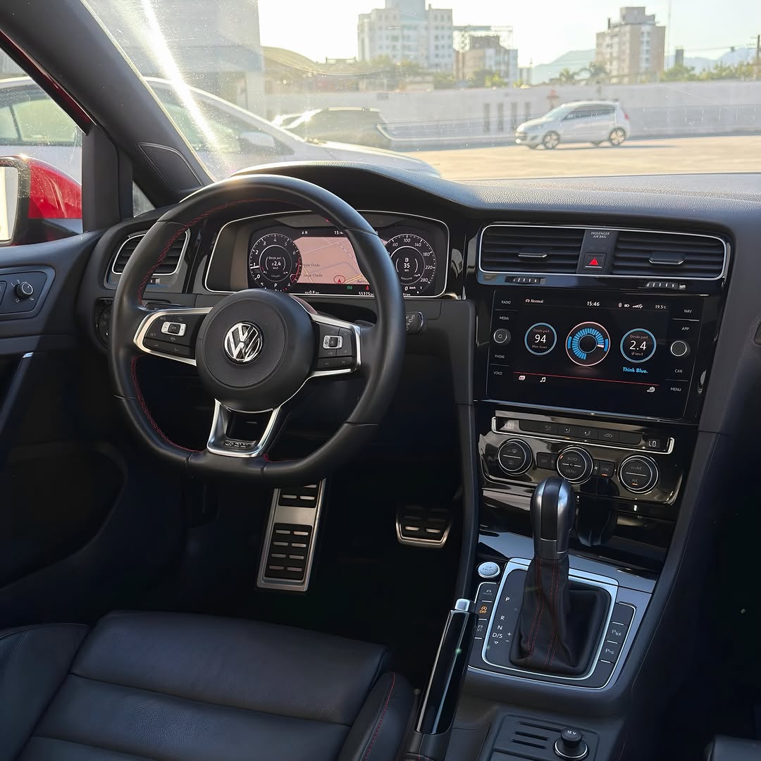VOLKSWAGEN GOLF GTI - Imagem 9