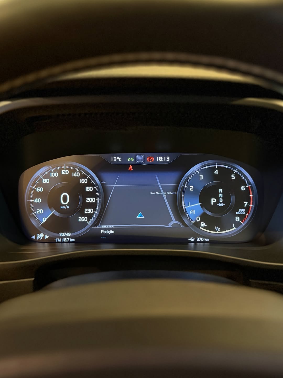 VOLVO XC-40 R-DESIGN - Imagem 14
