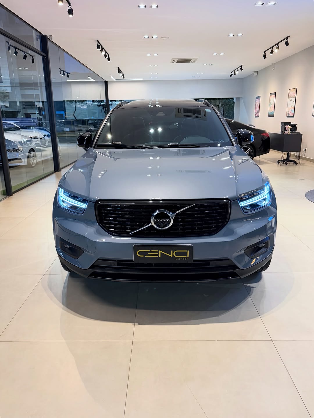 VOLVO XC-40 R-DESIGN - Imagem 3