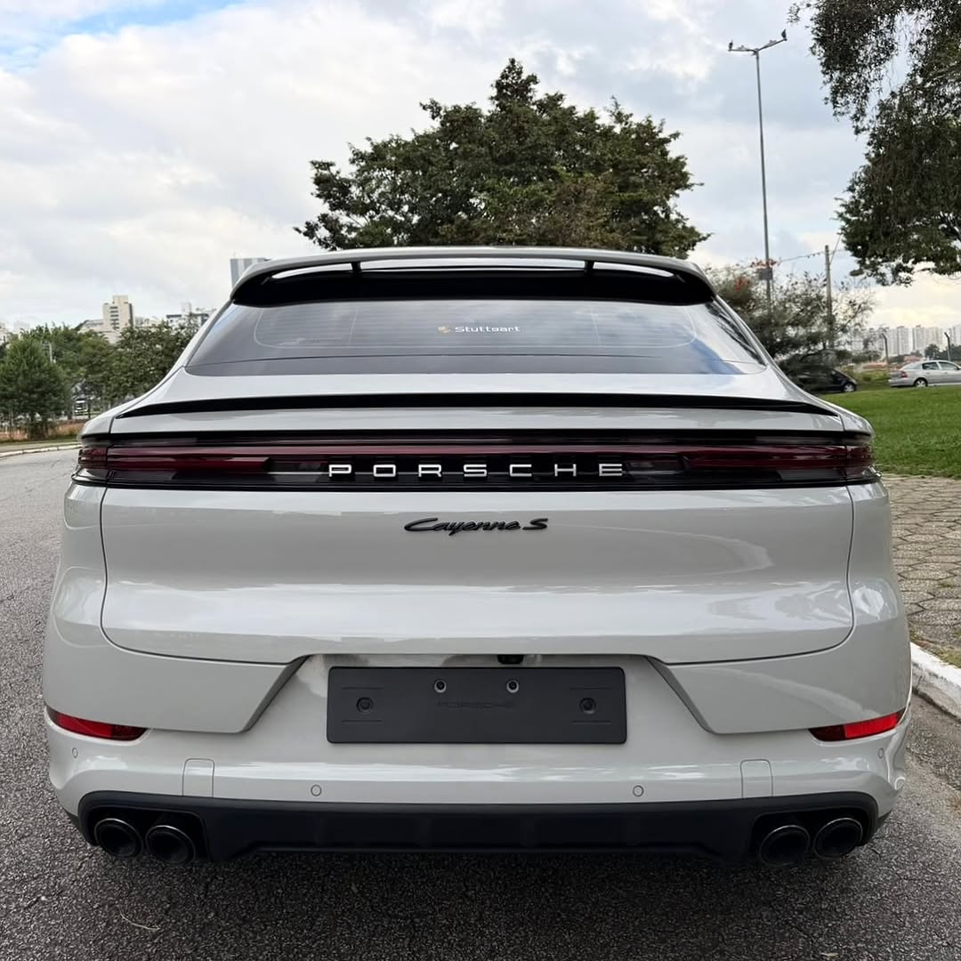 PORSCHE CAYENNE S E-HYBRID - Imagem 6