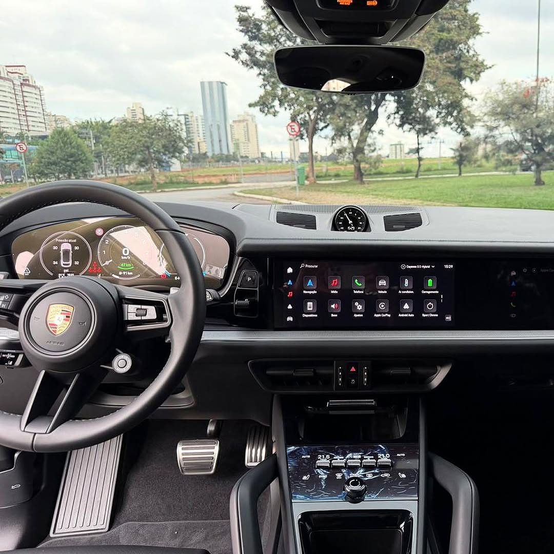 PORSCHE CAYENNE S E-HYBRID - Imagem 10