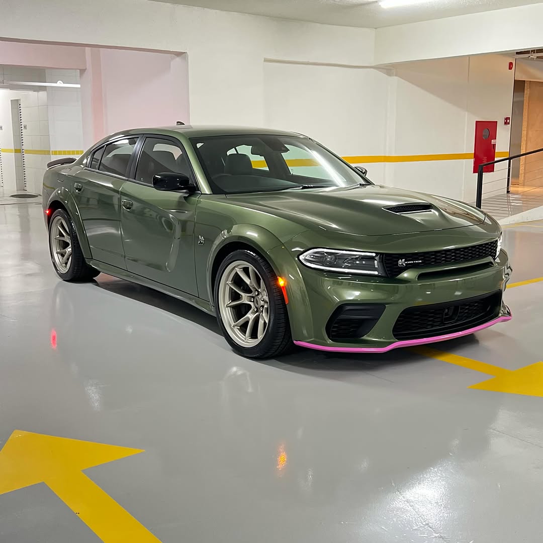 DODGE CHARGER SWINGER SCAT PACK - Imagem 3