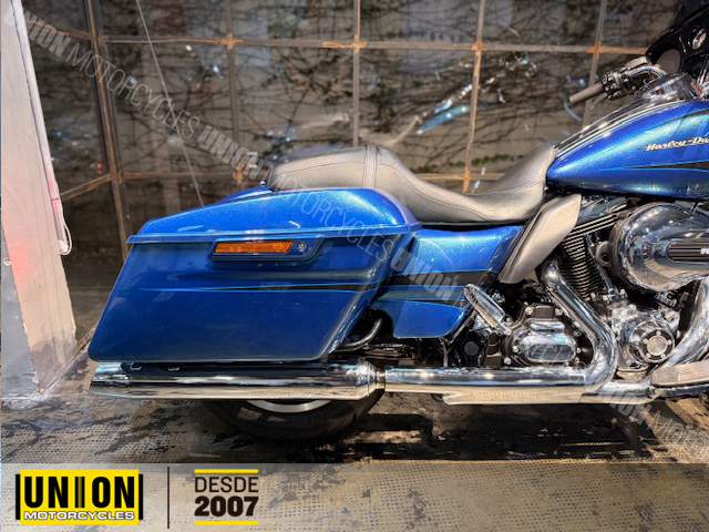 HARLEY-DAVIDSON STREET GLIDE SPECIAL - Imagem 4