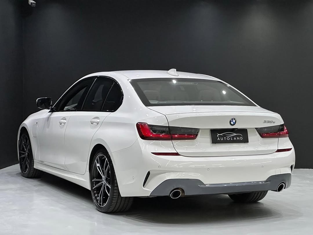 BMW 330E M SPORT - Imagem 2