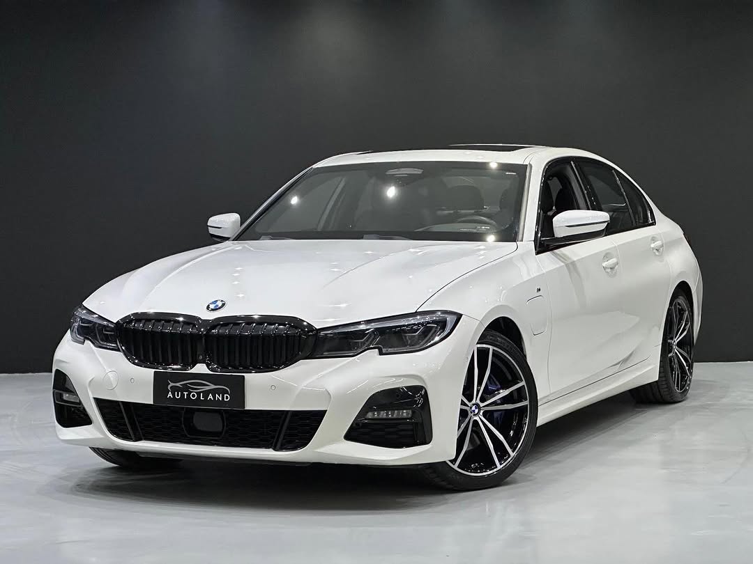 BMW 330E M SPORT - Imagem 3