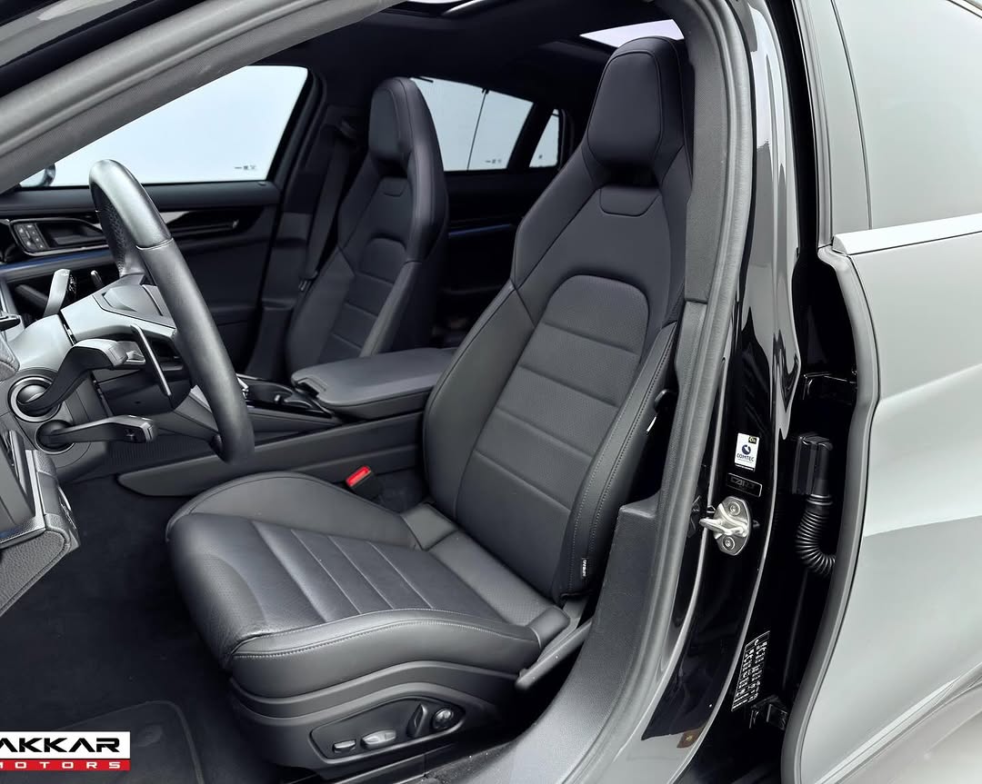 PORSCHE PANAMERA 4 E-HYBRID - Imagem 6