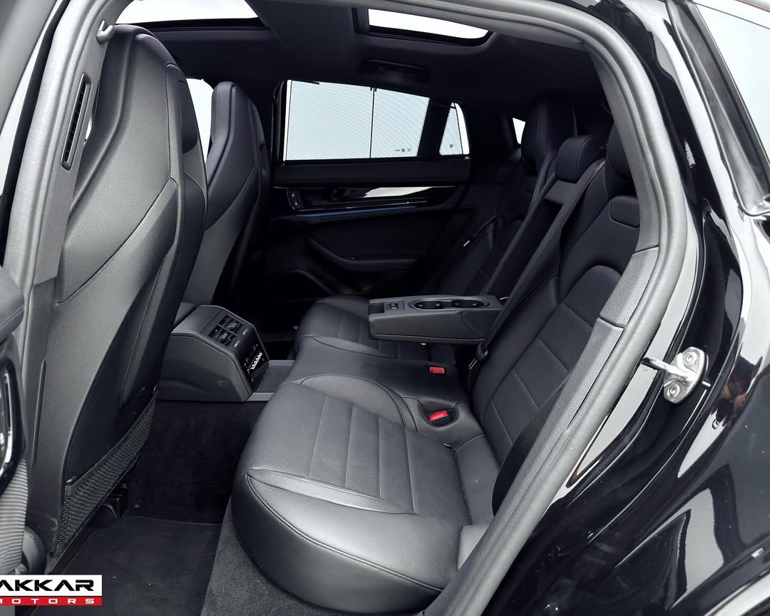 PORSCHE PANAMERA 4 E-HYBRID - Imagem 7