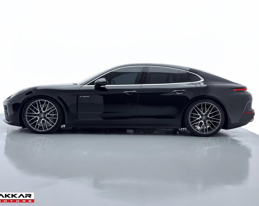 PORSCHE PANAMERA 4 E-HYBRID - Imagem 8
