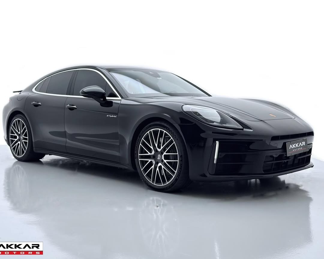 PORSCHE PANAMERA 4 E-HYBRID - Imagem 9