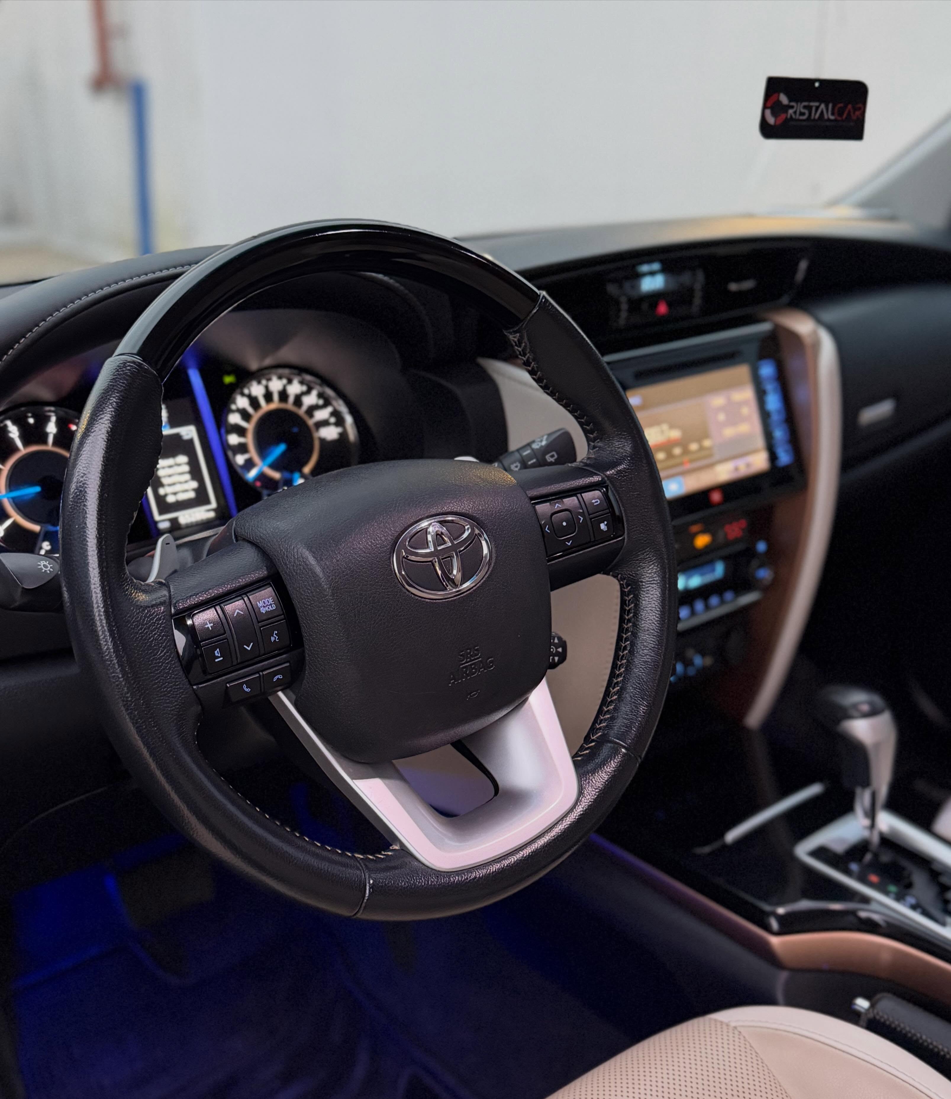 TOYOTA HILUX SW4 SRX DIAMOND - Imagem 12