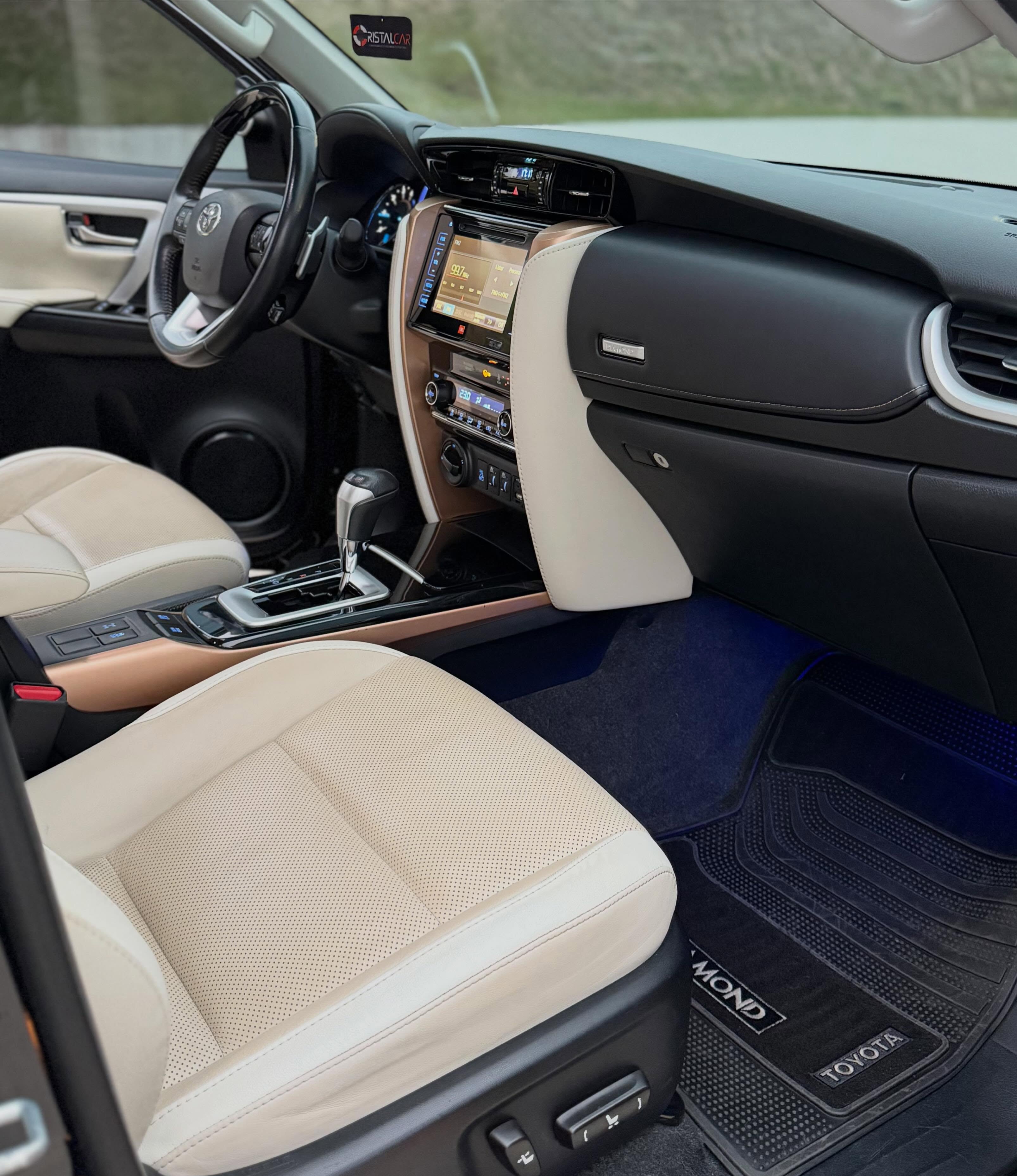 TOYOTA HILUX SW4 SRX DIAMOND - Imagem 13