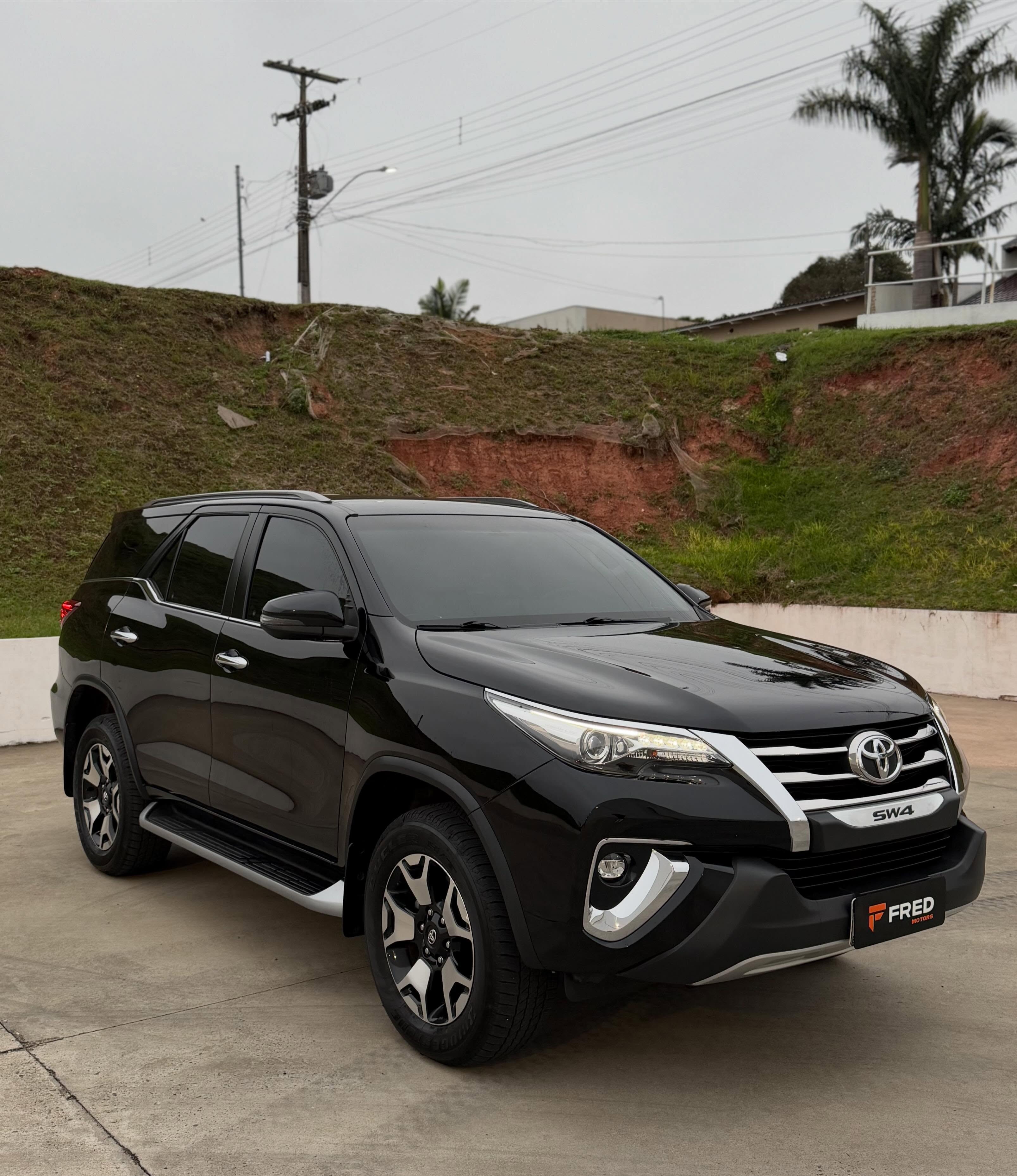TOYOTA HILUX SW4 SRX DIAMOND - Imagem 3