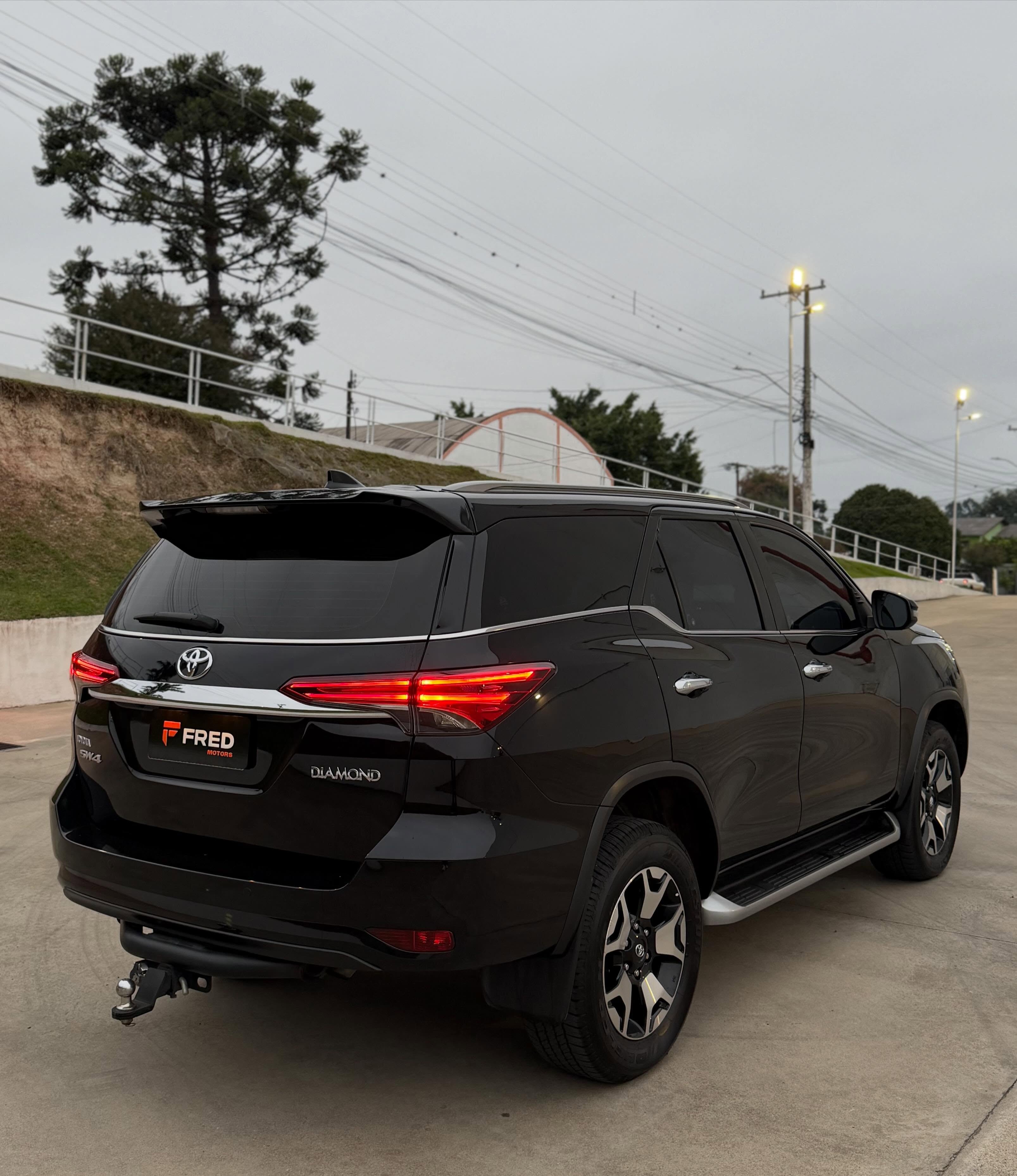 TOYOTA HILUX SW4 SRX DIAMOND - Imagem 8