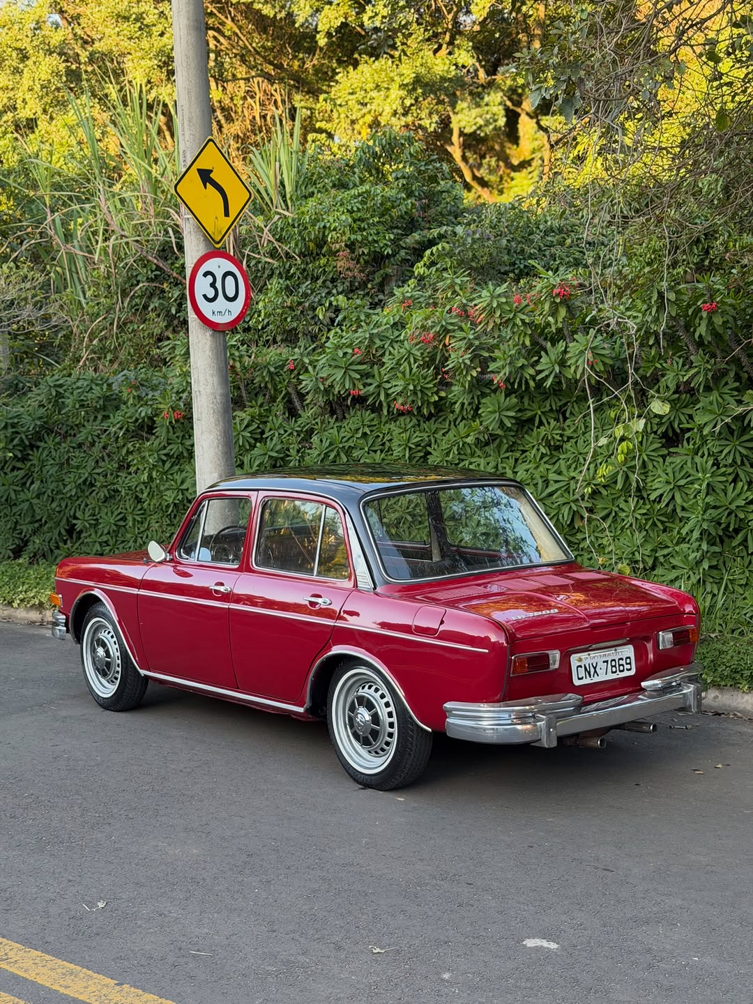 VOLKSWAGEN 1600 FUSCA 4 PORTAS - Imagem 8