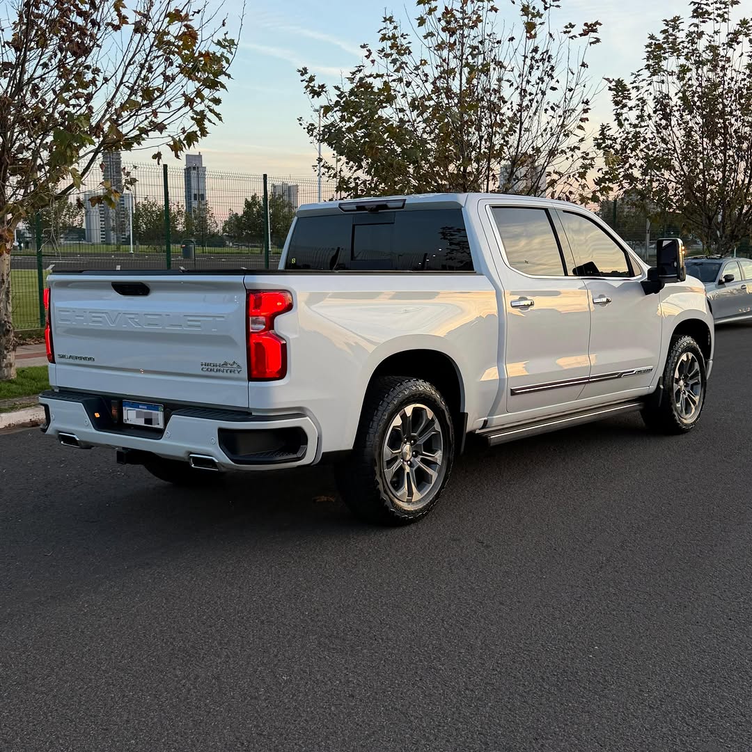 CHEVROLET SILVERADO HIGH COUNTRY - Imagem 2