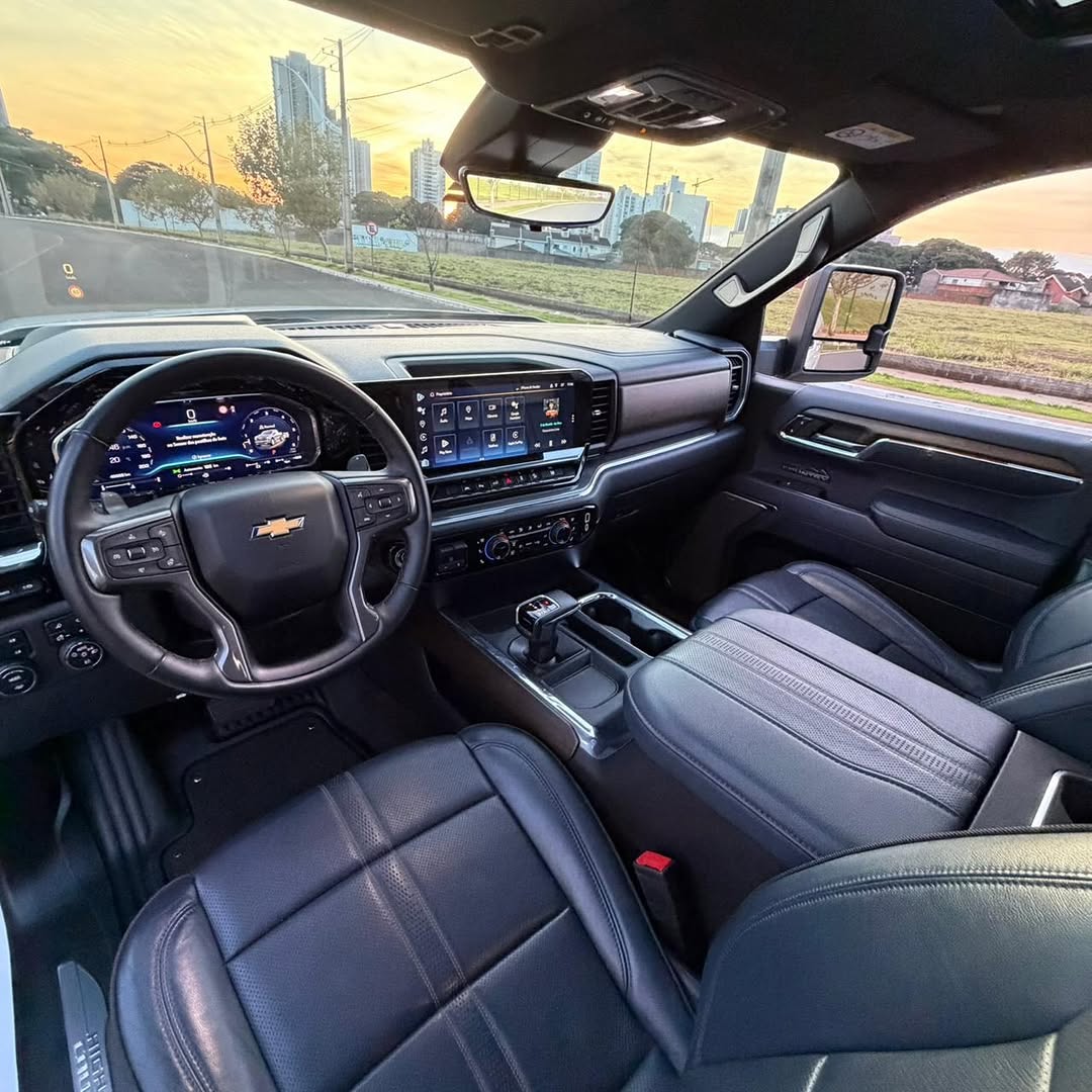CHEVROLET SILVERADO HIGH COUNTRY - Imagem 8