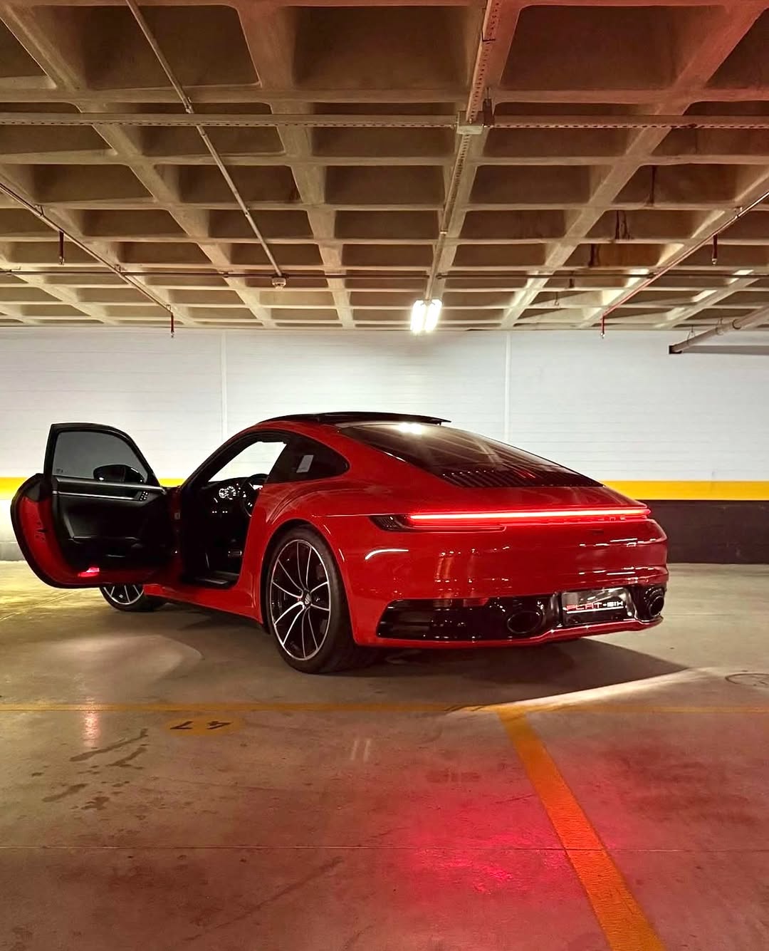 PORSCHE 911 CARRERA - Imagem 7
