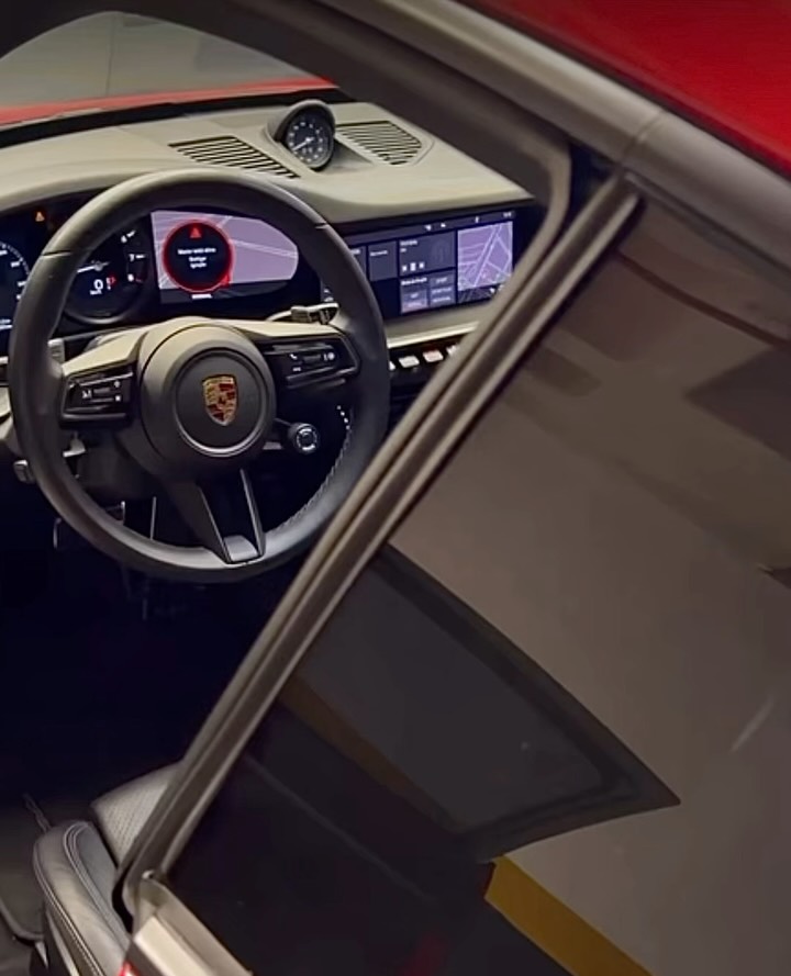 PORSCHE 911 CARRERA - Imagem 8