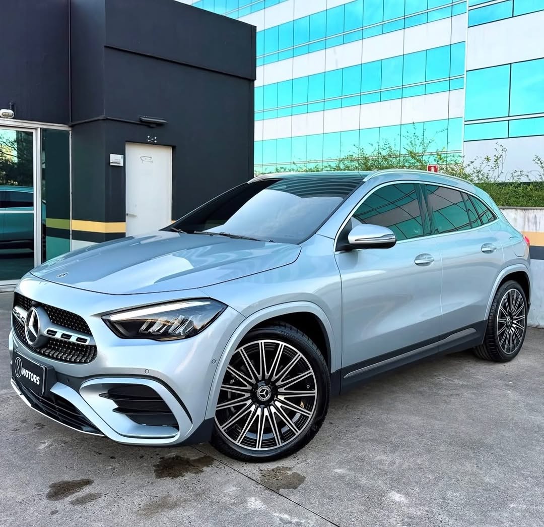 MERCEDES-BENZ GLA200 AMG LINE - Imagem 3