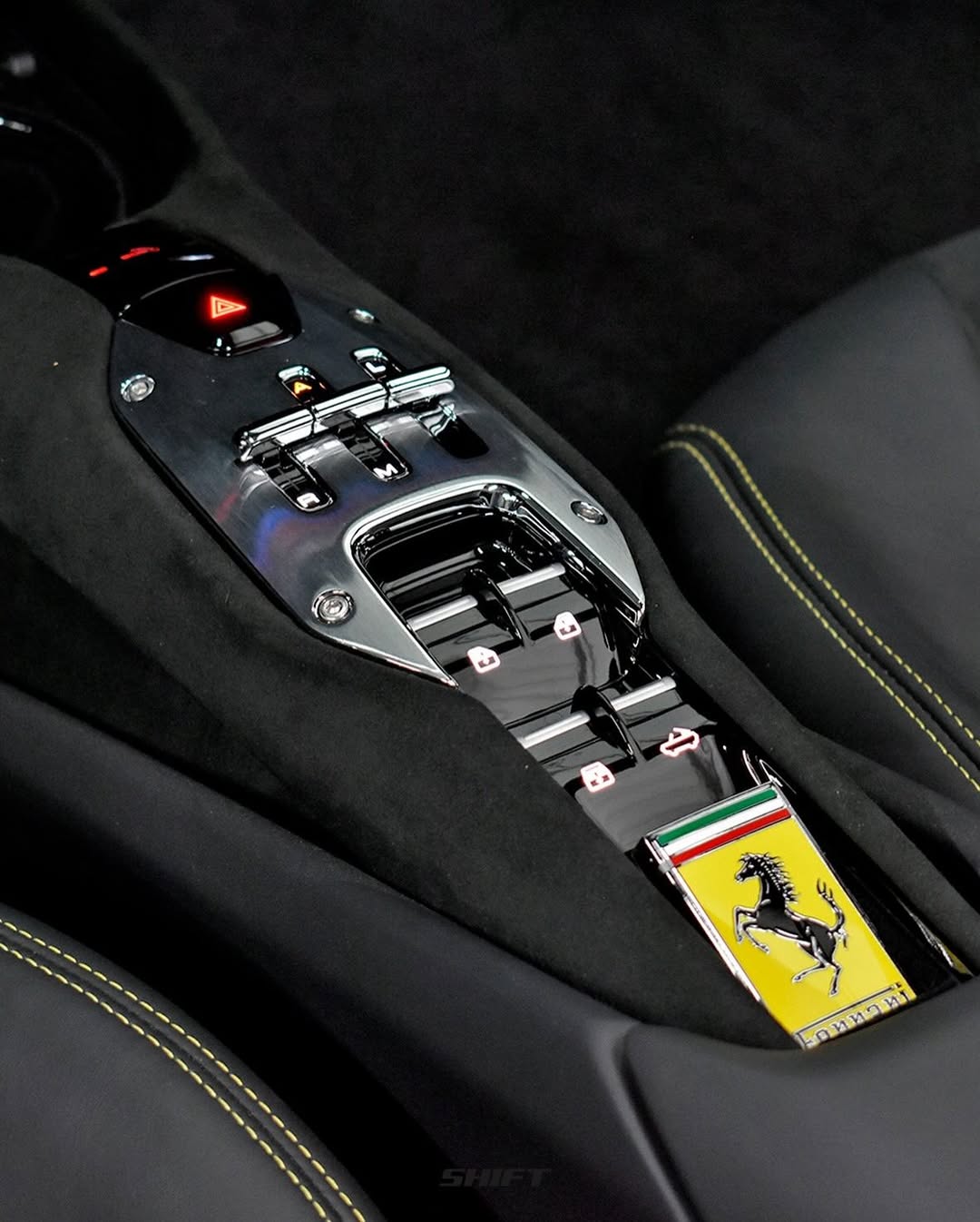 FERRARI 296 GTS - Imagem 8