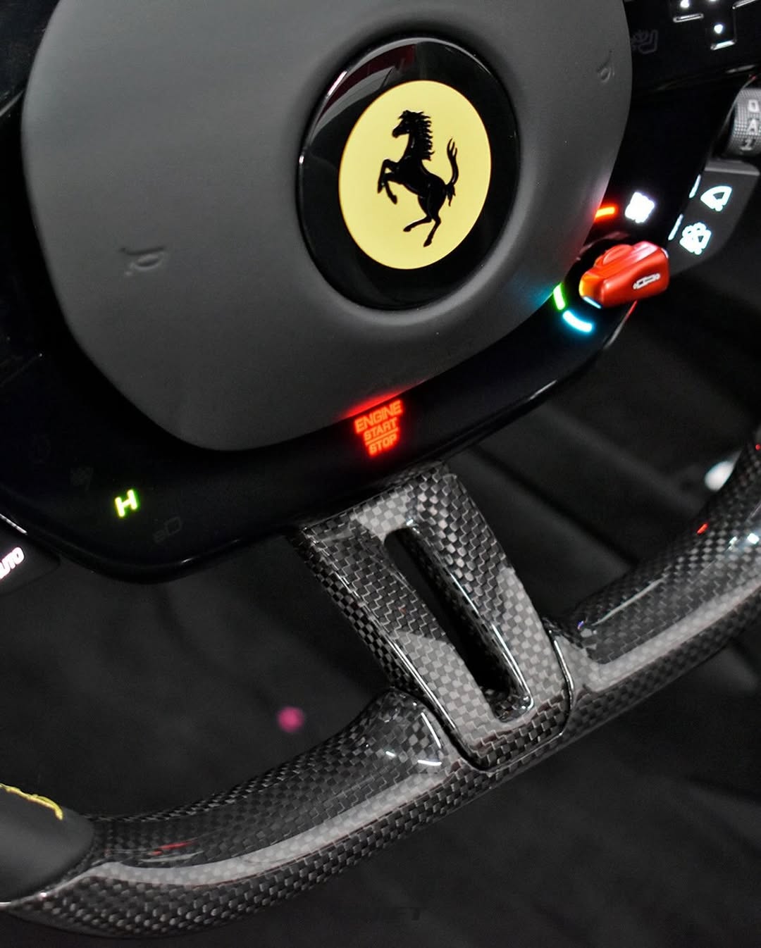 FERRARI 296 GTS - Imagem 9