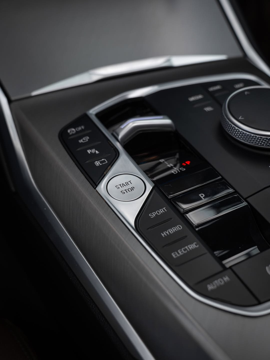 BMW 330E M SPORT - Imagem 14