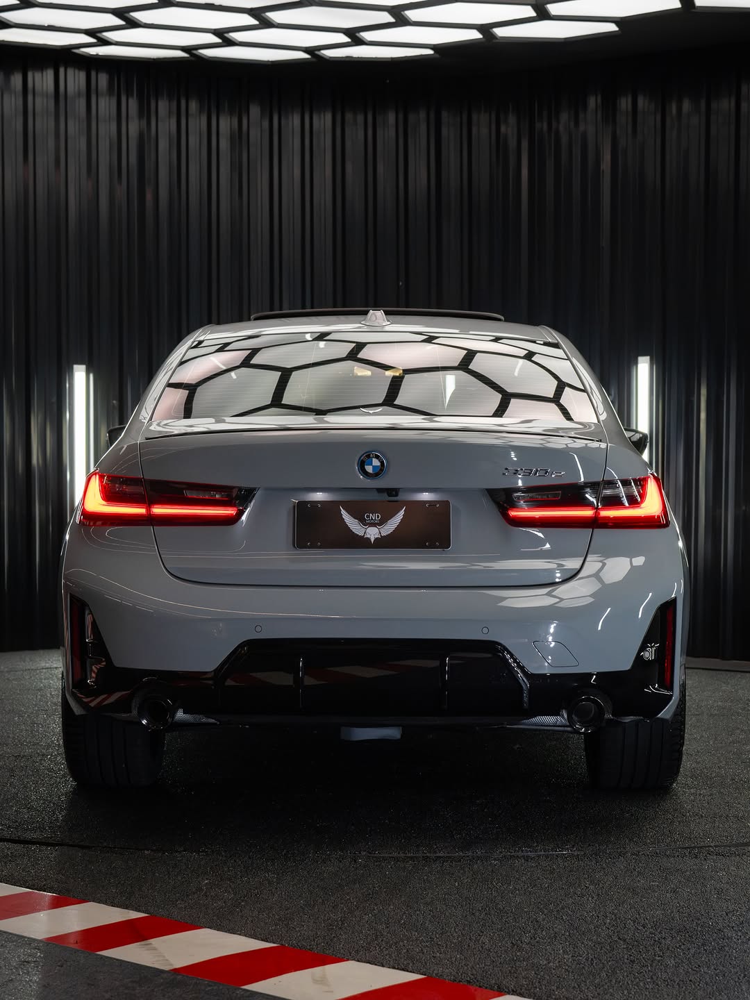 BMW 330E M SPORT - Imagem 15