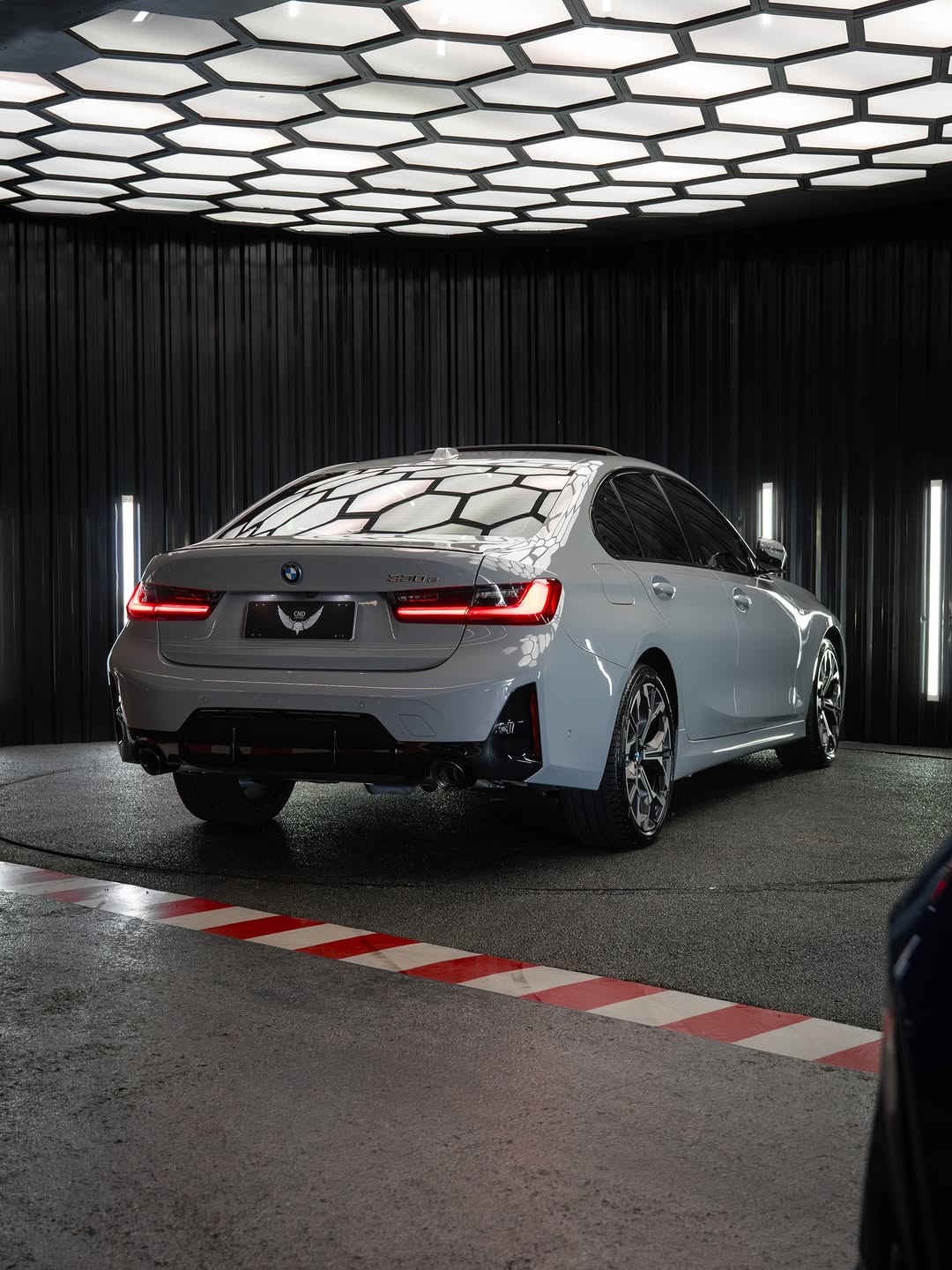 BMW 330E M SPORT - Imagem 19
