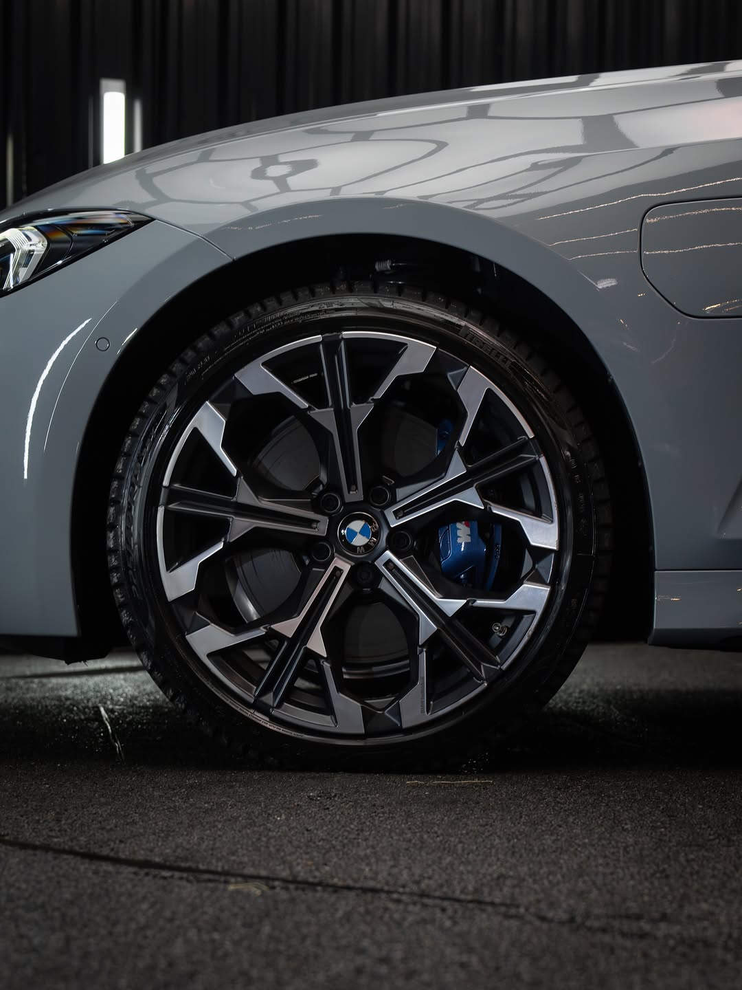 BMW 330E M SPORT - Imagem 9