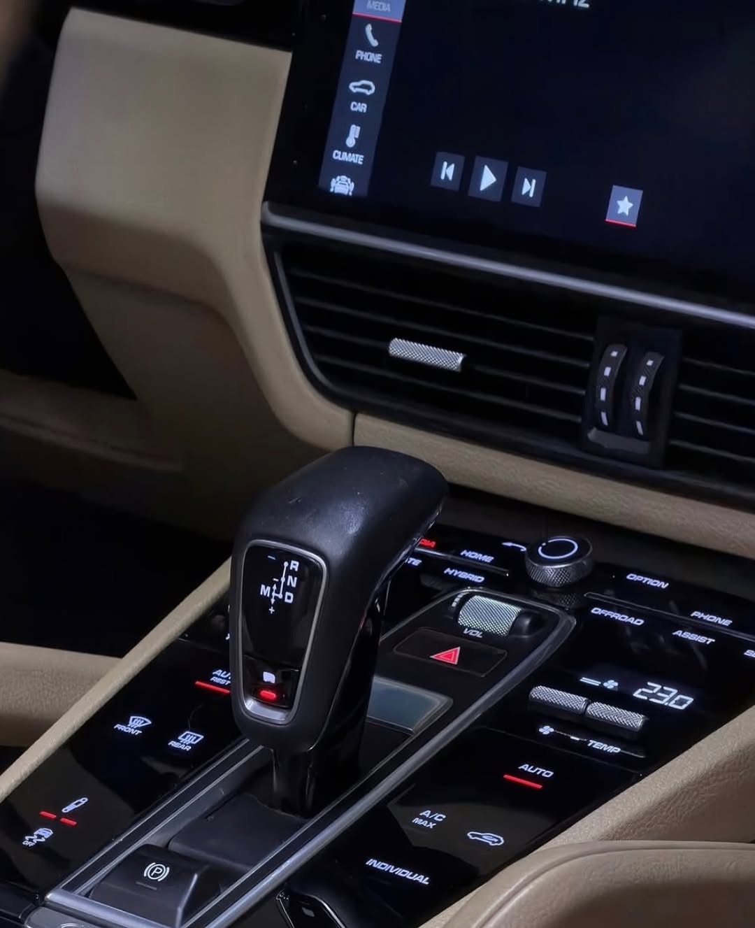 PORSCHE CAYENNE E-HYBRID - Imagem 5