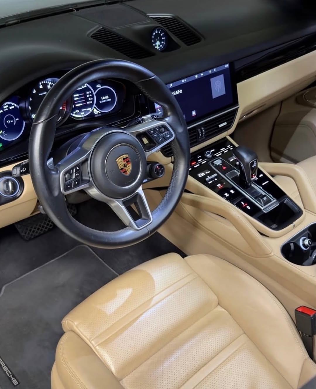 PORSCHE CAYENNE E-HYBRID - Imagem 8