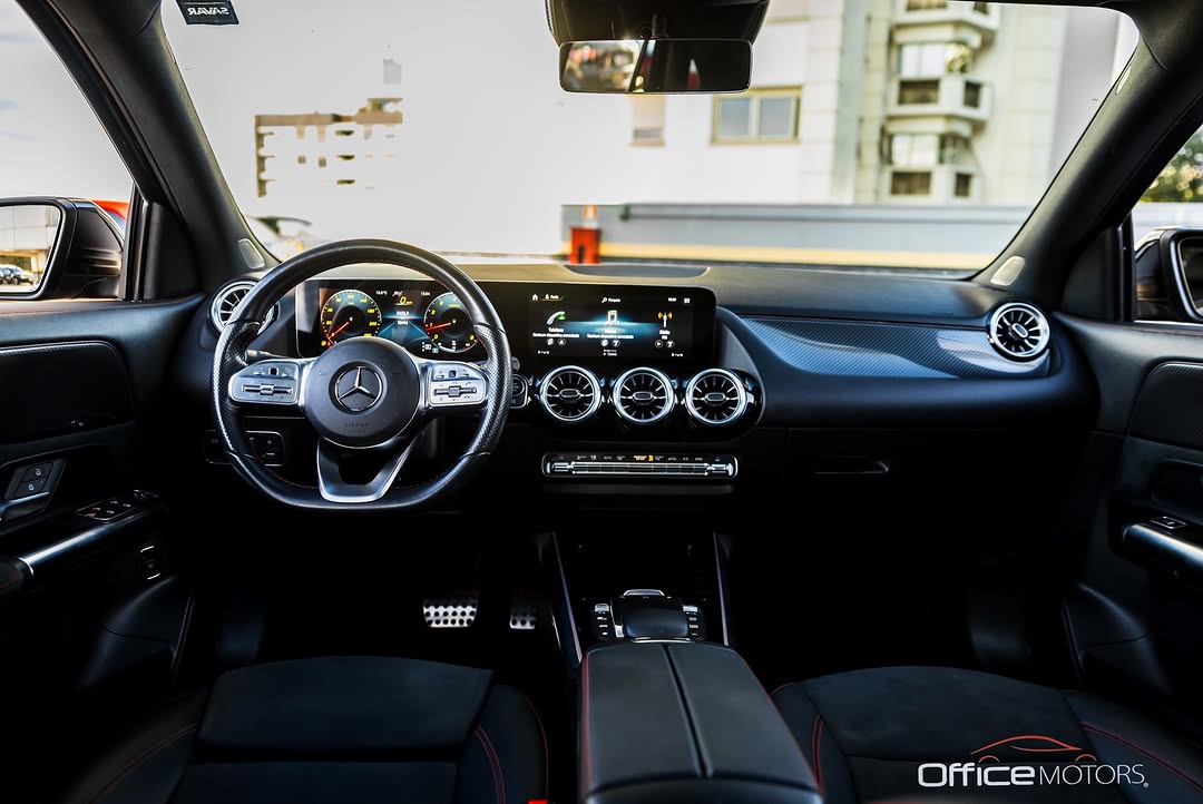 MERCEDES-BENZ GLA200 AMG LINE - Imagem 2