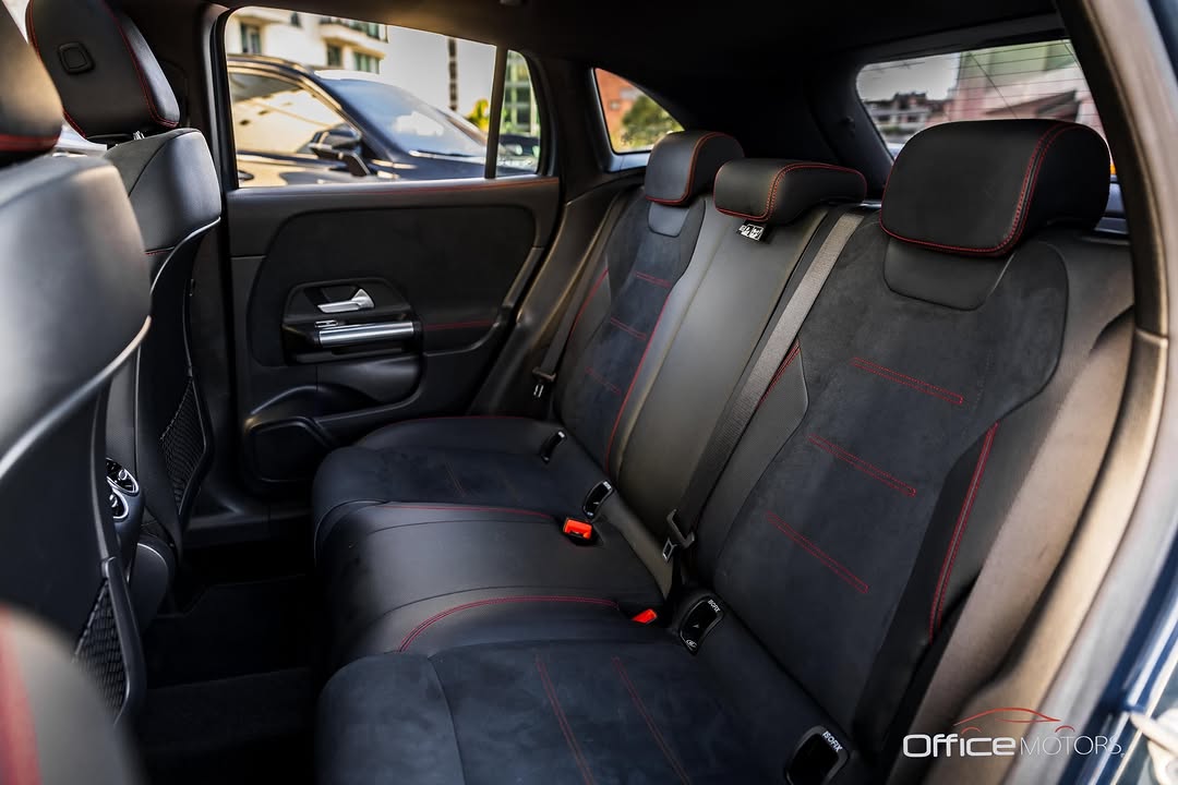 MERCEDES-BENZ GLA200 AMG LINE - Imagem 8