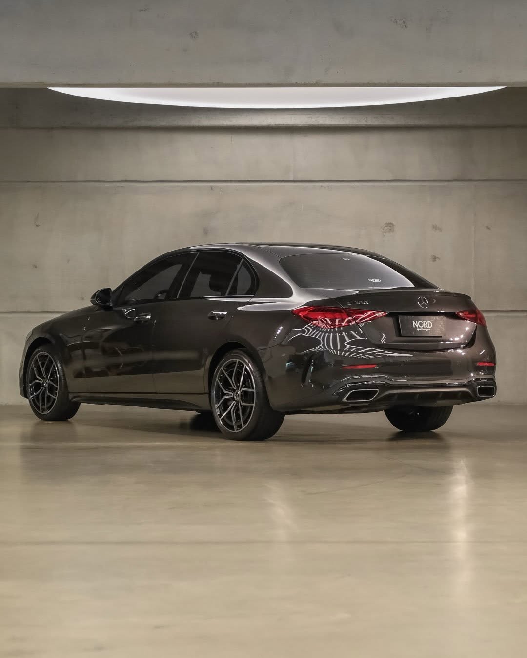 MERCEDES-BENZ C300 AMG LINE EQ BOOST - Imagem 2