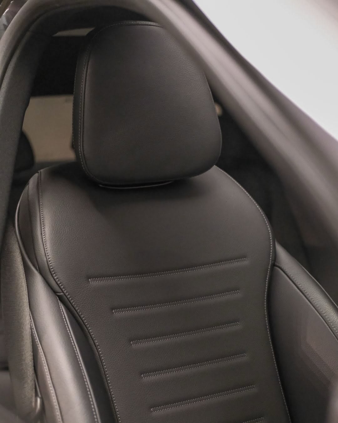 MERCEDES-BENZ C300 AMG LINE EQ BOOST - Imagem 5
