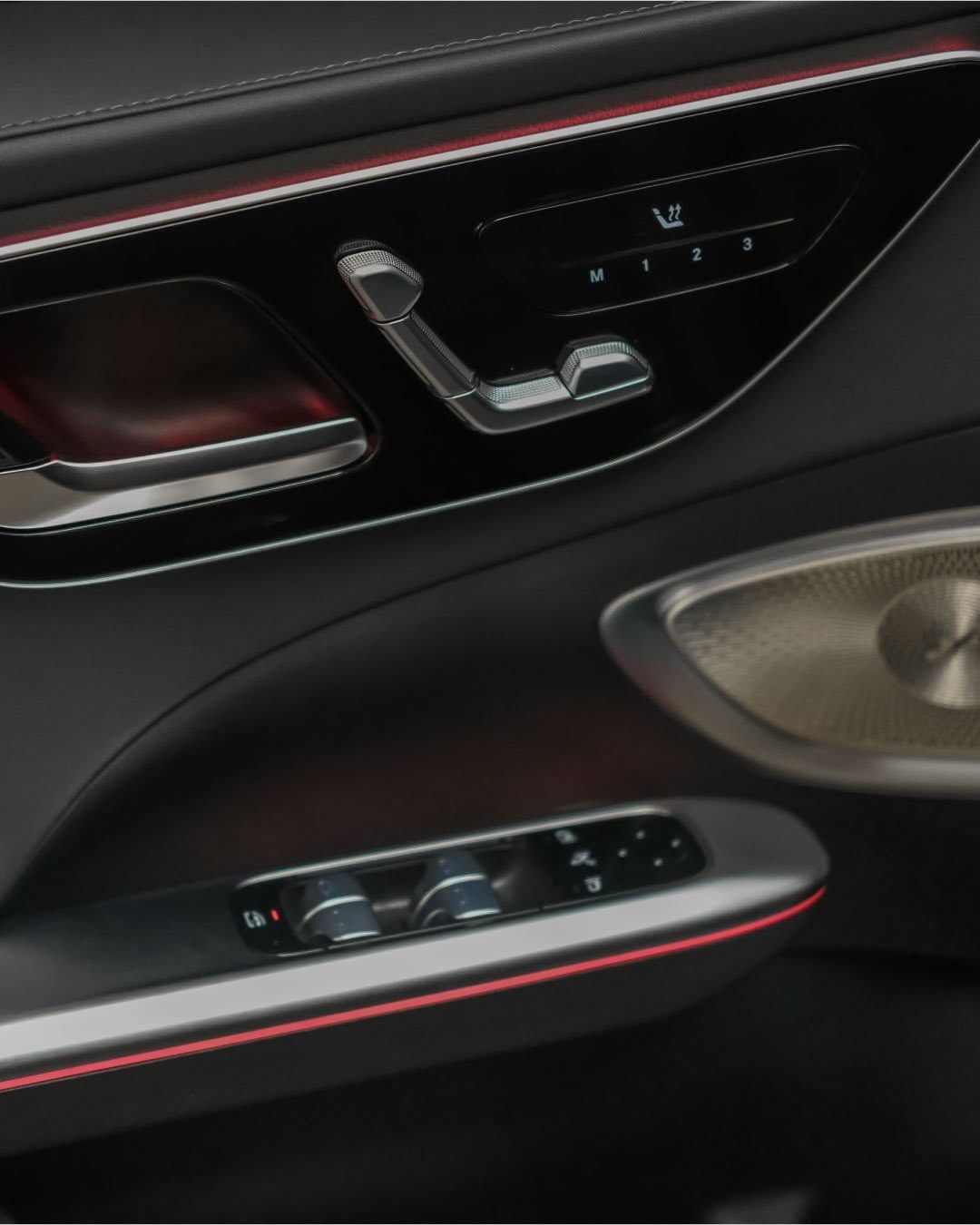 MERCEDES-BENZ C300 AMG LINE EQ BOOST - Imagem 6