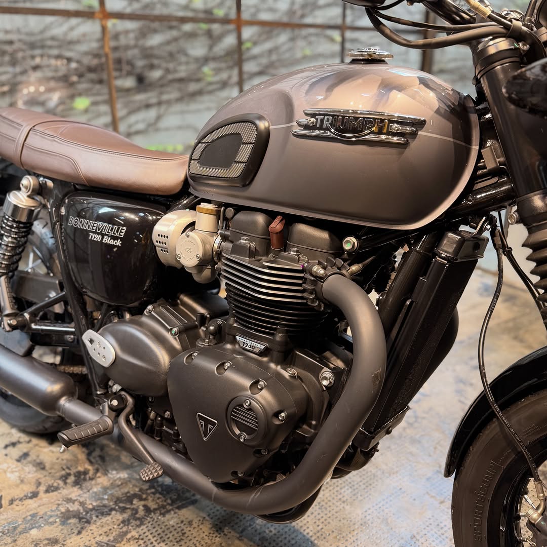 TRIUMPH BONNEVILLE T120 BLACK - Imagem 4