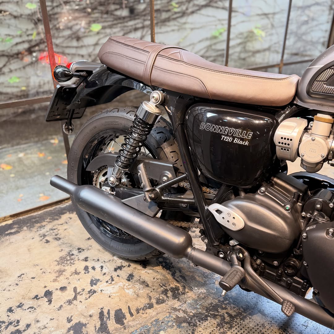 TRIUMPH BONNEVILLE T120 BLACK - Imagem 5