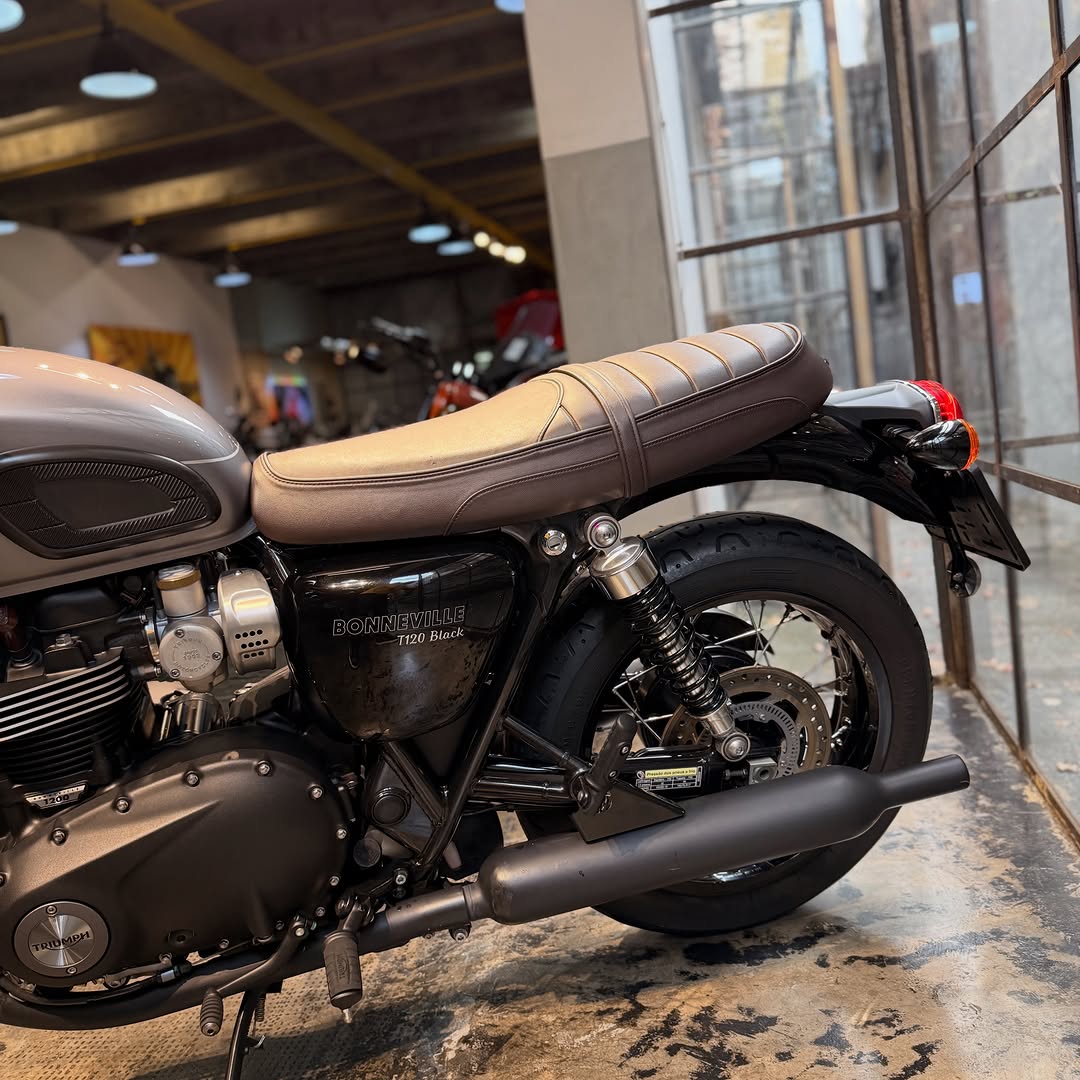 TRIUMPH BONNEVILLE T120 BLACK - Imagem 9