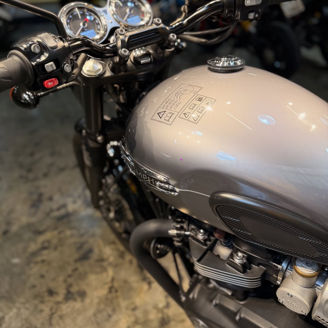 TRIUMPH BONNEVILLE T120 BLACK - Imagem 10