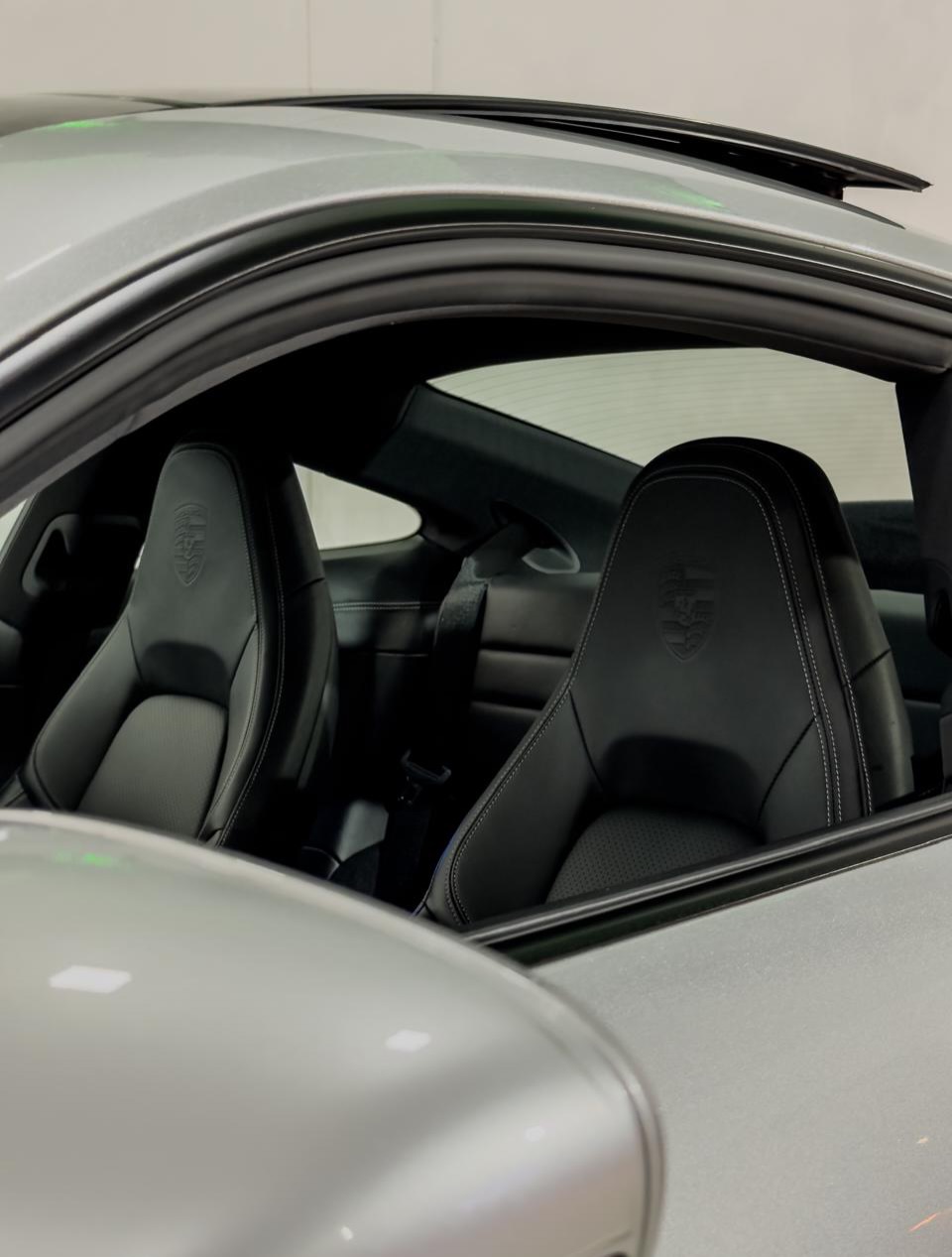 PORSCHE 911 CARRERA - Imagem 12