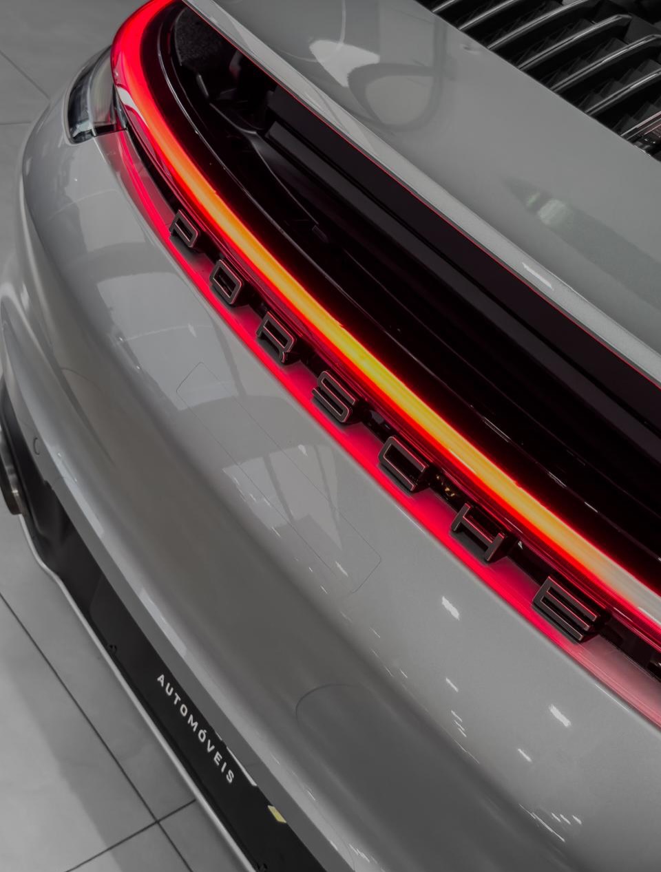 PORSCHE 911 CARRERA - Imagem 14