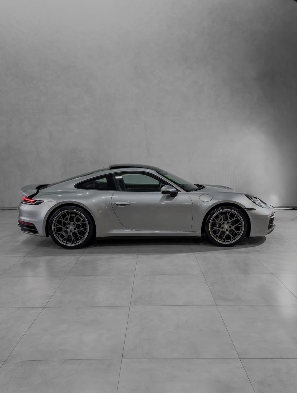 PORSCHE 911 CARRERA - Imagem 8