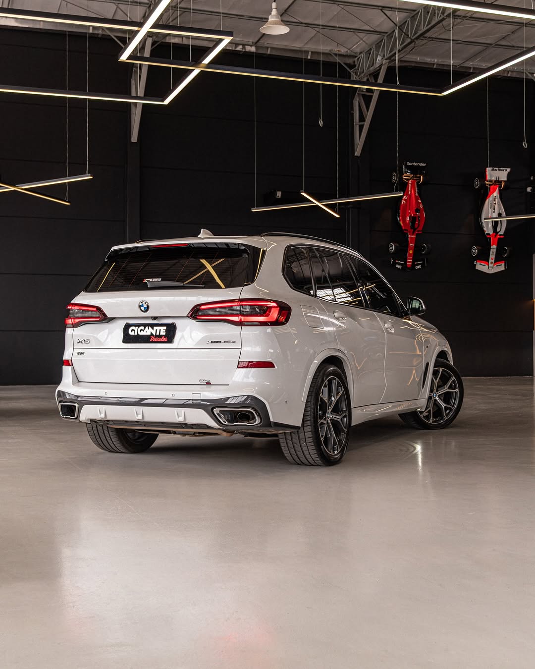 BMW X5 XDRIVE45E M SPORT - Imagem 2